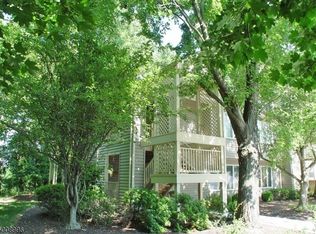 32 Augusta Dr #32, Annandale, NJ 08801