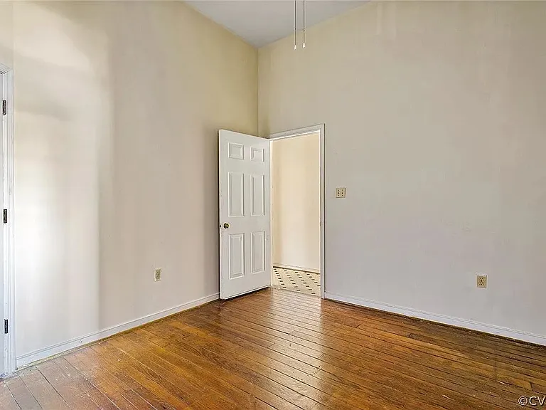 2022 W Grace St #B — Photo 7