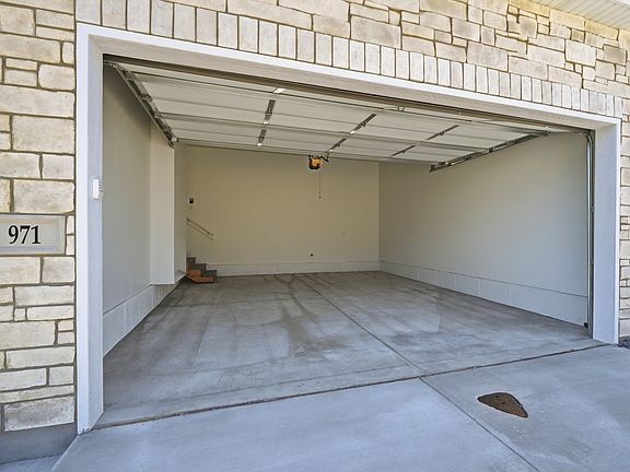 2nd image of 971 W Mountain Hollow Way