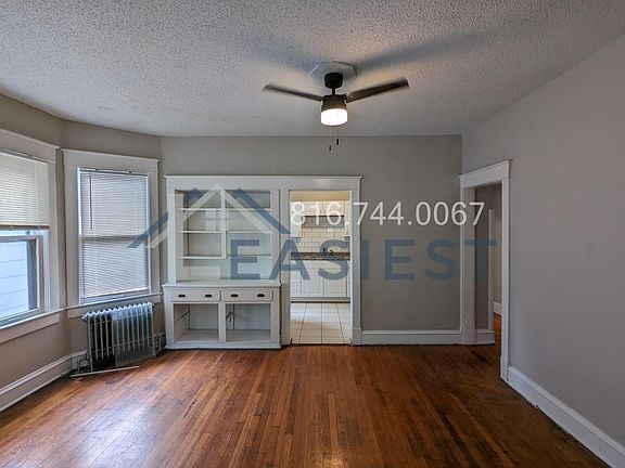 5th image of 3239 Thompson Ave #A