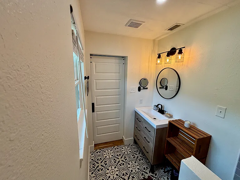 2409 Princeton Dr — Photo 22