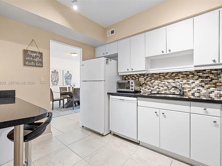 500 Bayview Dr #325 — Photo 34