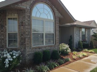 820 S Quade Rd, Springfield, MO 65802