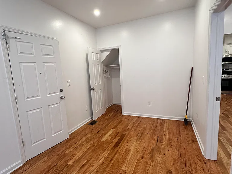 1300 Lincoln St #1 — Photo 7