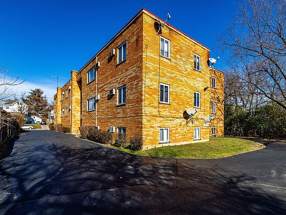 3rd image of 3517 Woodbine Ave #8