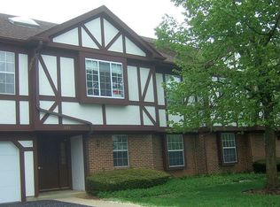1233 Ballantrae Pl APT D, Mundelein, IL 60060