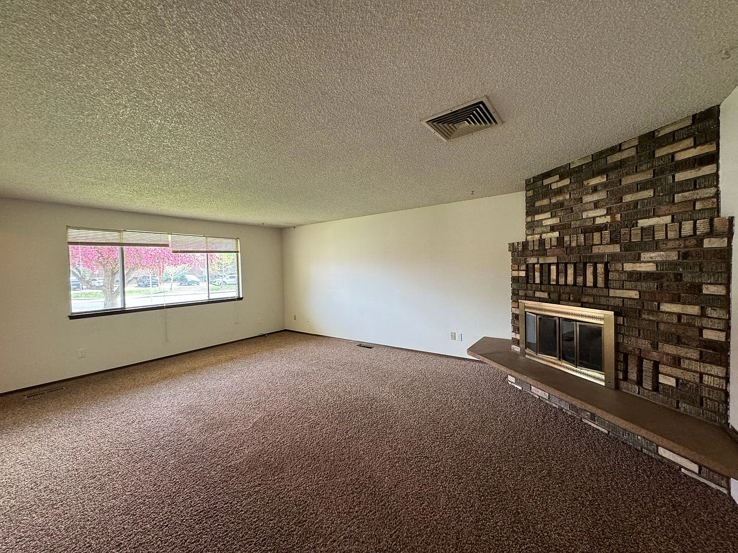 Non-Refundable & Security Deposit Total: $1800.00 — Photo 2