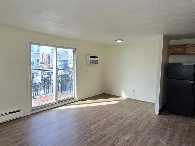 45 Malden St #6 — Photo 2