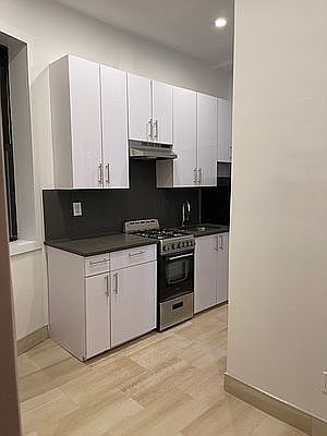 2nd image of 11 Stanton St #2B1