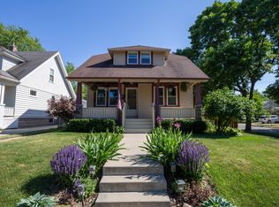 2001 E Beverly Rd, Shorewood, WI 53211