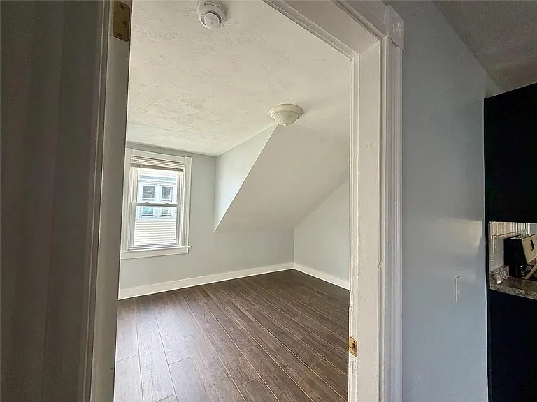 13 Elizabeth St #3 — Photo 16