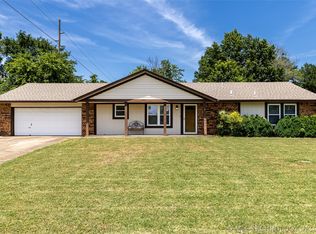 946 E 13th St, Claremore, OK 74017