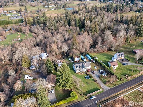 4th image of 26836 SE 208th St