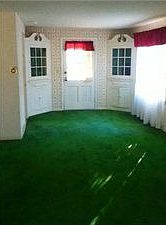 3rd image of 7 Danbury Ln