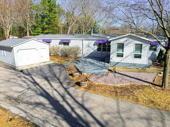 118 Deer Path #118, Baraboo, WI 53913