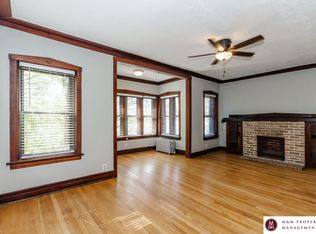 812 Carpenter Ave APT 3N, Oak Park, IL 60304