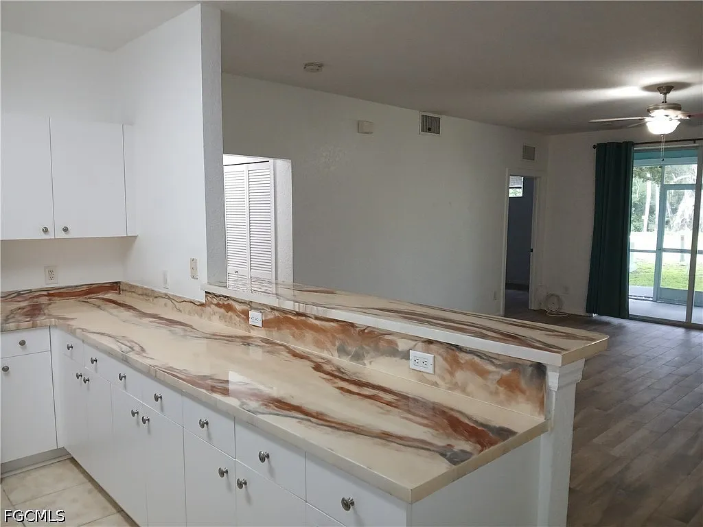 2 bed, 2.0 bath, 1199 sqft, $1,600 — Photo 4