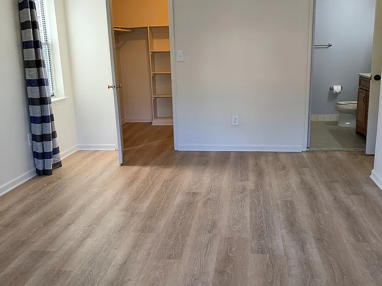 1801 Green Hollow Dr — Photo 14