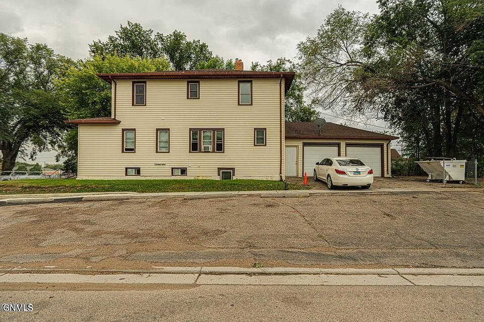 1st image of 520 N 9th St