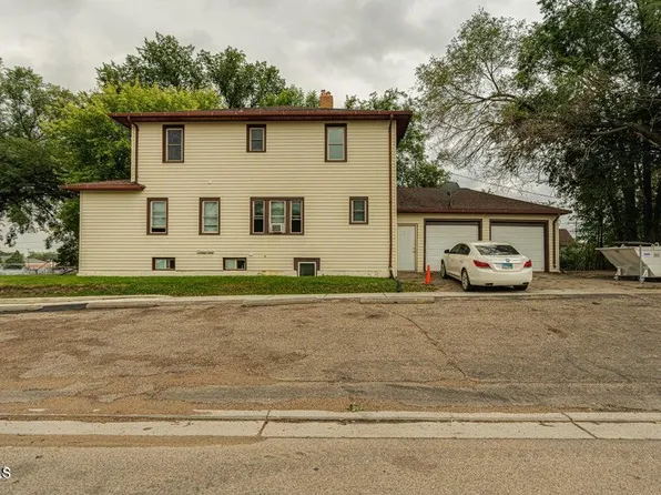 520 N 9th St, Bismarck, ND 58501