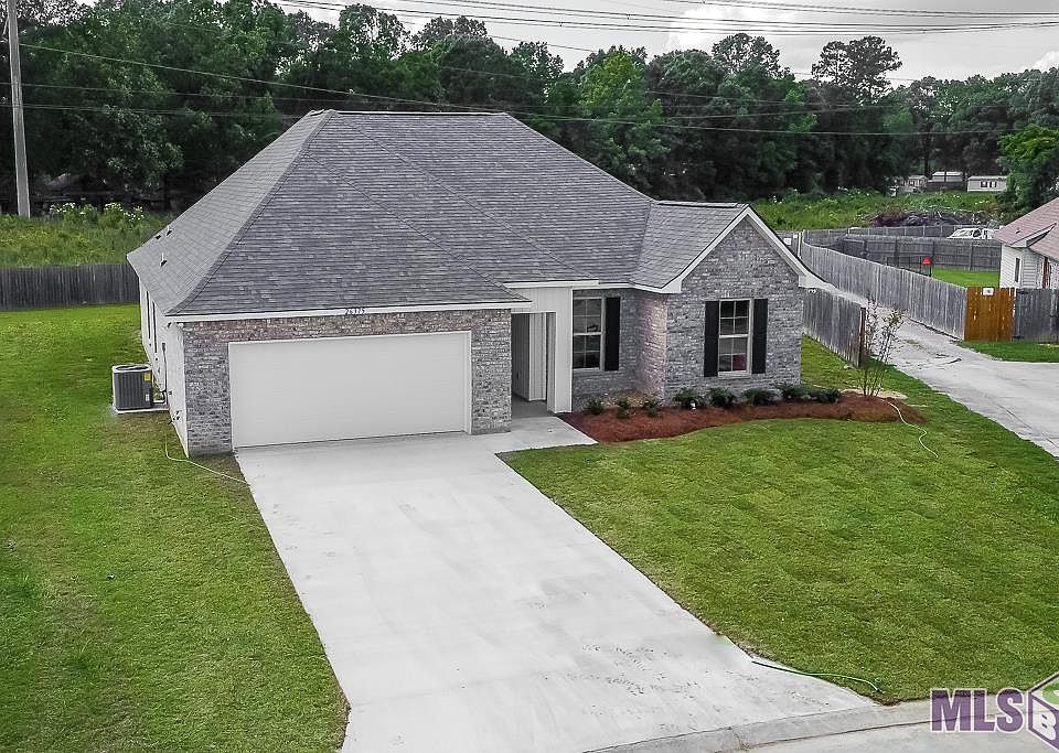 1st image of 26375 Pinecrest Dr