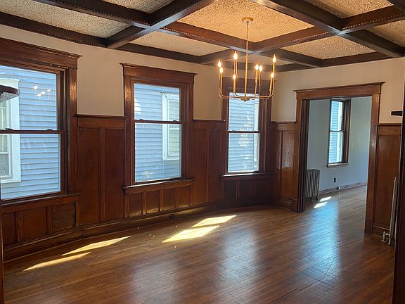 2nd image of 139 Richmond Ave #2