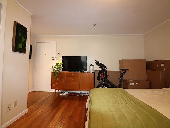 5th image of 1477 Beacon St APT 109