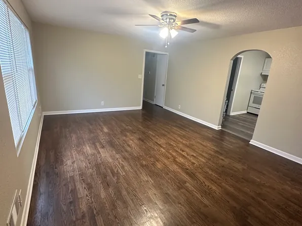 600 NE Orchard St, Lees Summit, MO 64063