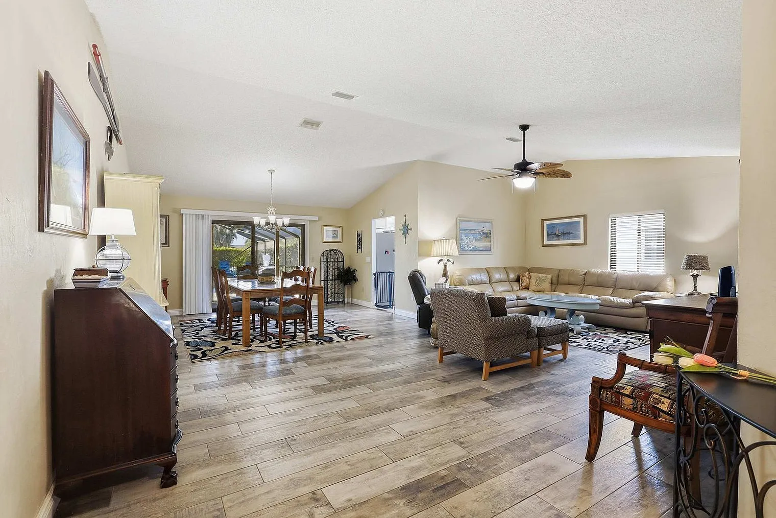 3 bed, 2.0 bath, 2098 sqft, $4,536 — Photo 2