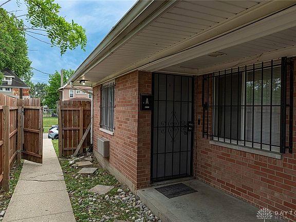 3rd image of 109 Oxford Ave