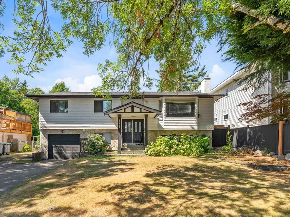 9223 134th St, Surrey, BC V3V 5R8