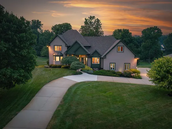 10196 Lakewood Dr, Zionsville, IN 46077