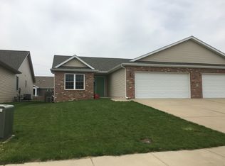 2911 Sandy Ln, Springfield, IL 62711