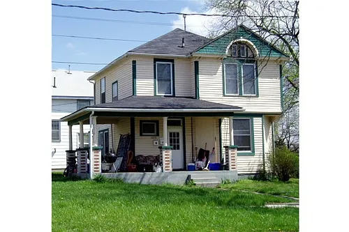 1008 N Oak St Photo 1