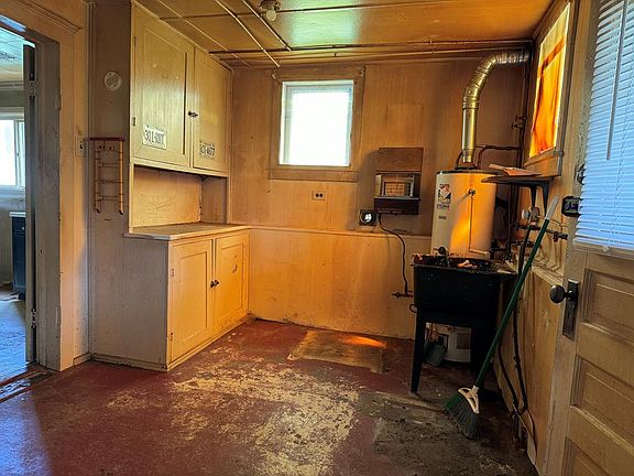 5th image of 305 Jefferson St