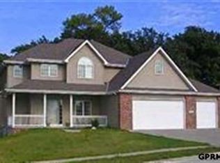810 Southridge Dr, Louisville, NE 68037