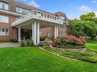 6105 Eden Prairie Rd #A-37, Edina, MN 55436