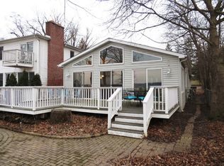 308 E Lake Shore Dr, Round Lake Park, IL