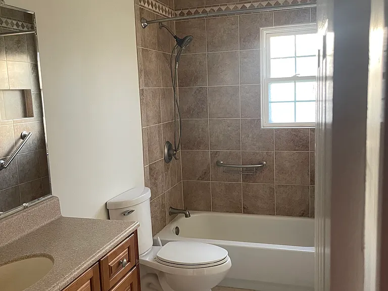 258 Powell Rd — Photo 8