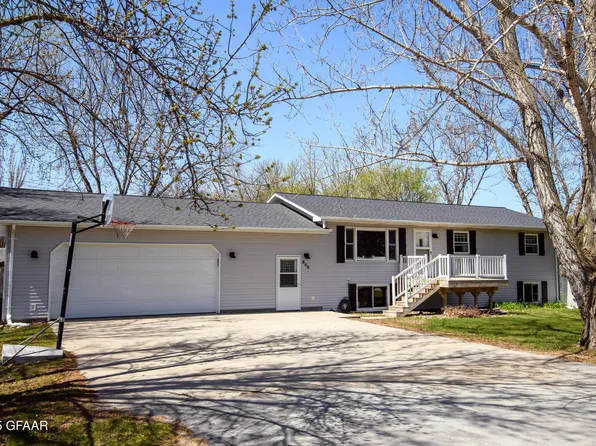 808 Truesdale Ave, Manvel, ND 58256