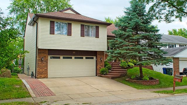 1st image of 25 Monterey Dr