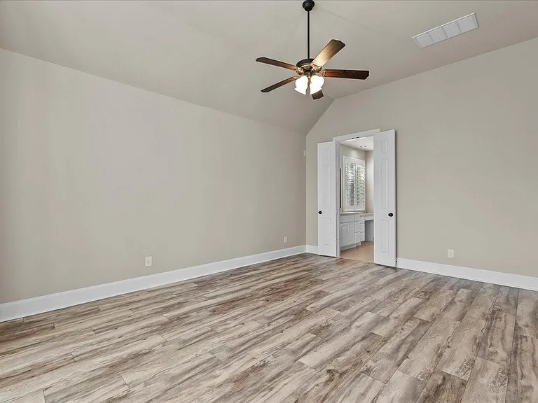 1117 Hancock Springs Ln — Photo 19