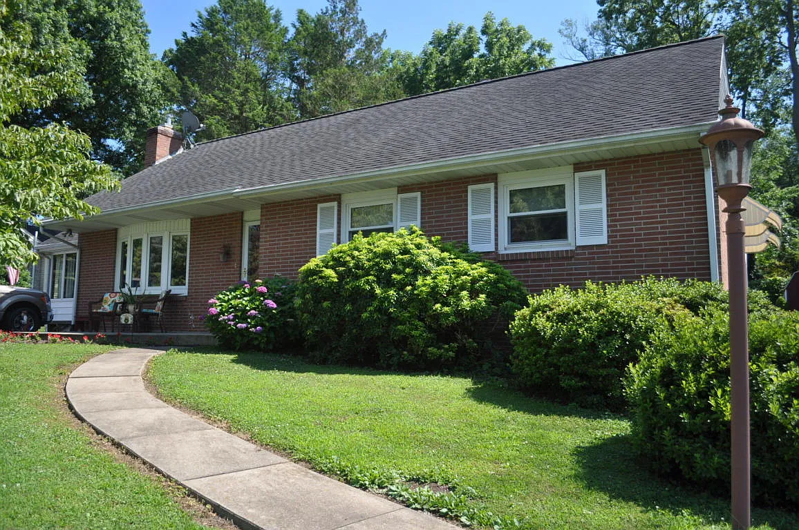 1514 Springside Dr photo 1