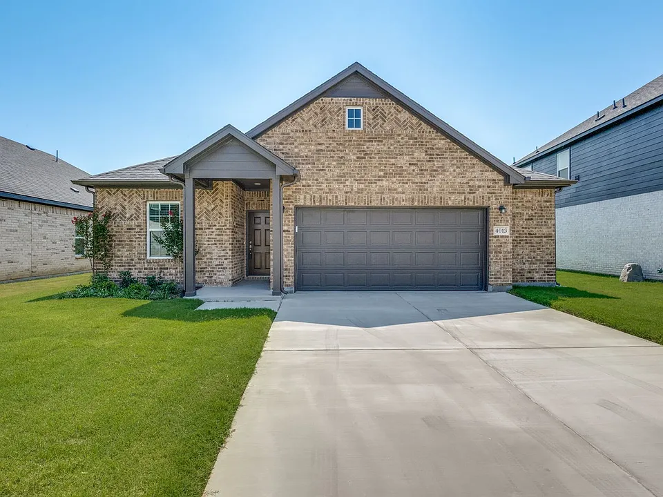 4013 Bluestem Blvd