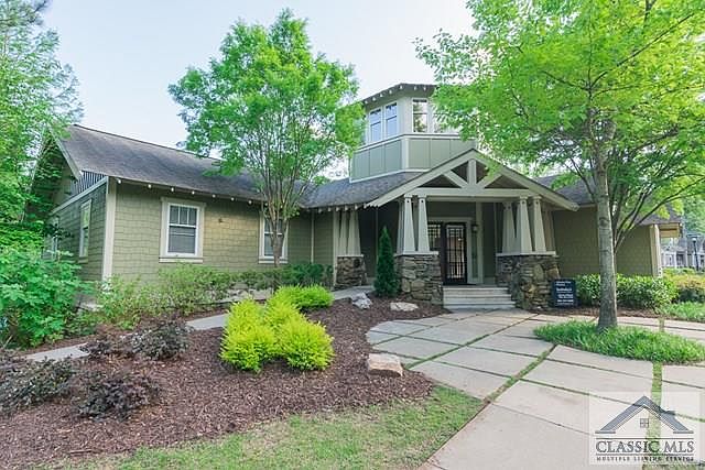 2nd image of 490 Barnett Shoals Rd APT 243