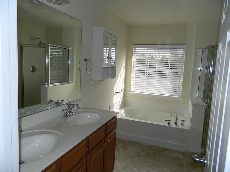 1027 Remington Oaks Cir — Photo 27