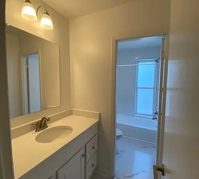 2413 Arlington Ave S #C — Photo 12