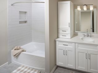 46 Center Grove Rd #2B-2BA-1795SQFT, Randolph, NJ 07869