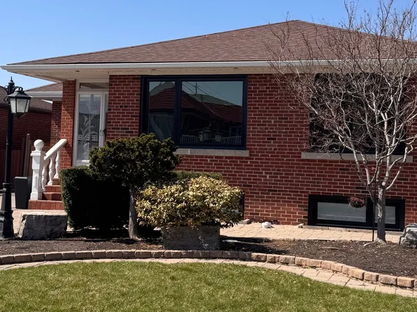 6 Frankfort Ave, Toronto, ON M6L 2Y2