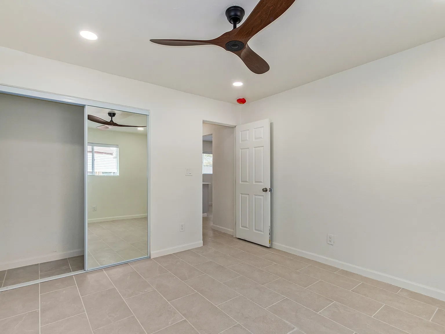 1 bed, 693 sqft, $1,100 — Photo 4